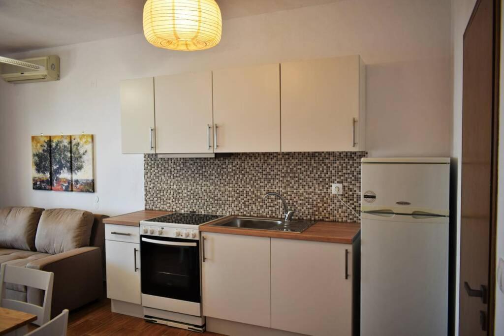 Meltemi Appartment Patitiri  Ngoại thất bức ảnh