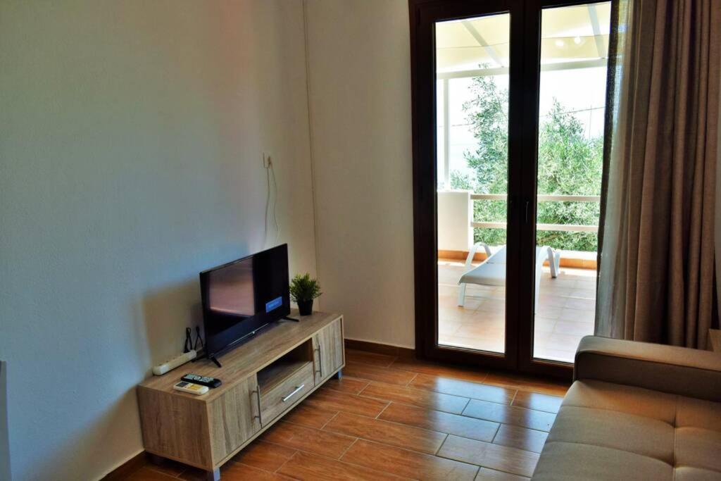 Meltemi Appartment Patitiri  Ngoại thất bức ảnh